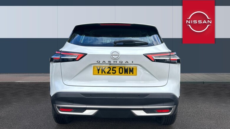 Nissan Qashqai 1.3 DiG-T MH Acenta Premium 5dr Petrol Hatchback